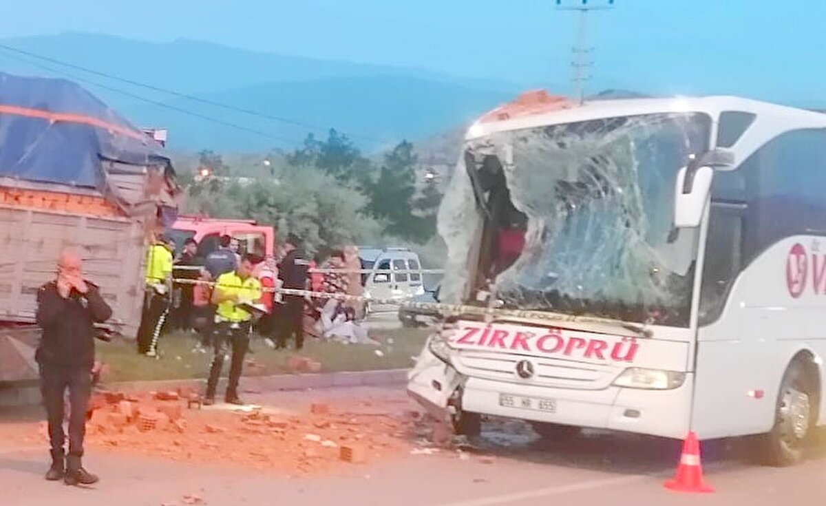 Yaralılardan Furkan Çataloğlu ile Aziz Demir yapılan ilk müdahalenin ardından Hitit Üniversitesi Çorum Erol Olçok Eğitim ve Araştırma Hastanesi'ne sevk edildi. Kazayla ilgili soruşturma sürüyor.