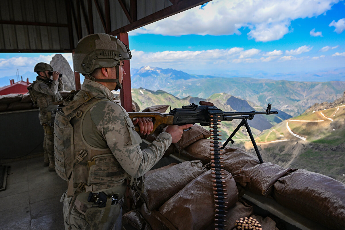 Terörle mücadelede Düztepe Üs Bölgesinin öneminin büyük olduğunu vurgulayan Karademir, şöyle konuştu: