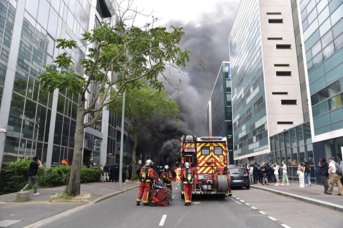 Son yapılan açıklamaya göre, yaşanan şiddet olaylarında 19 yaşındaki bir genç çatıdan düşerek hayatını kaybetti, 1000 kişi de gözaltına alındı. Olaylarda 249 polis ve jandarma da yaralandı.