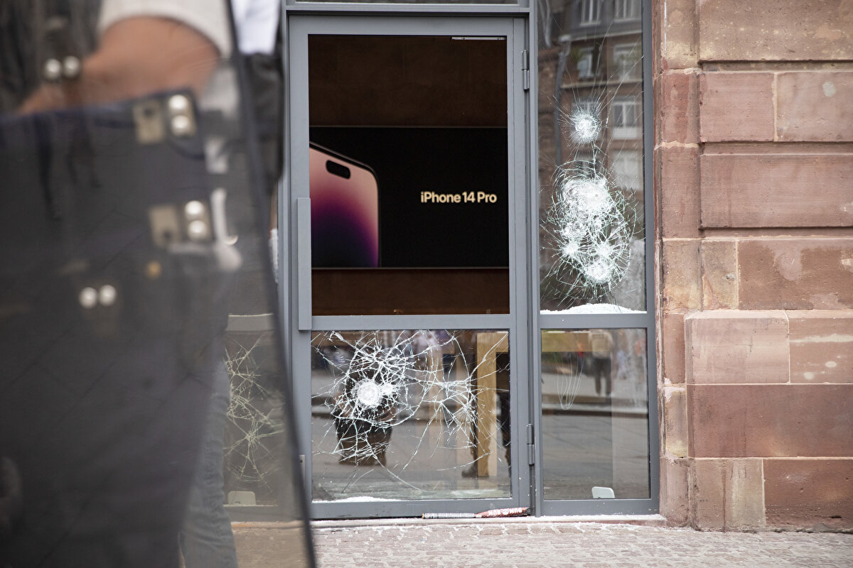 Gerald Darmanin, Nael M. isimli gencin ölümünün yarattığı üzüntünün meşru olduğuna, ancak bu üzüntünün "kargaşayı" haklı çıkarmadığına işaret etti.<br><br>