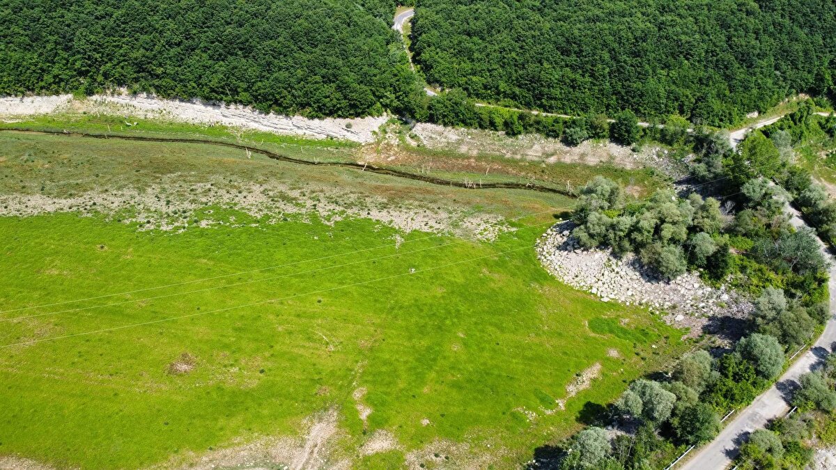 Trakya'dan İstanbul'un su ihtiyacı karşılayan Kırklareli'nin Vize ilçesi sınırlarındaki Kazandere, Pabuçdere ve Istancalar'da doluluk oranı yüzde 5'lere düştü.