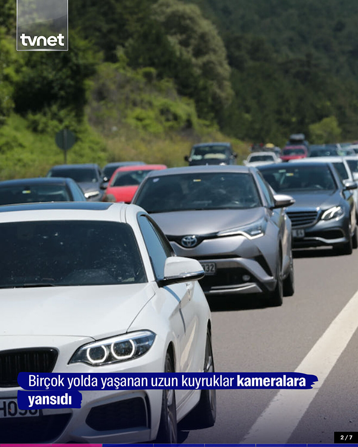 Birçok yolda yaşanan uzun kuyruklar kameralara yansıdı