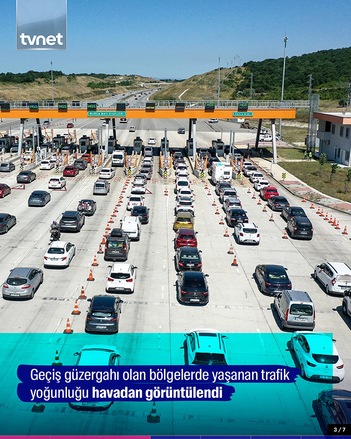 Geçiş güzergahı olan bölgelerde yaşanan trafik yoğunluğu havadan görüntülendi