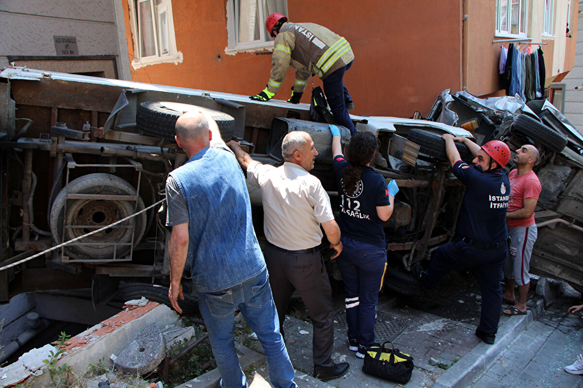 Kaza, Kağıthane Harmantepe Mahallesi Dere Sokak'ta saat 14.00 sıralarında meydana geldi.
