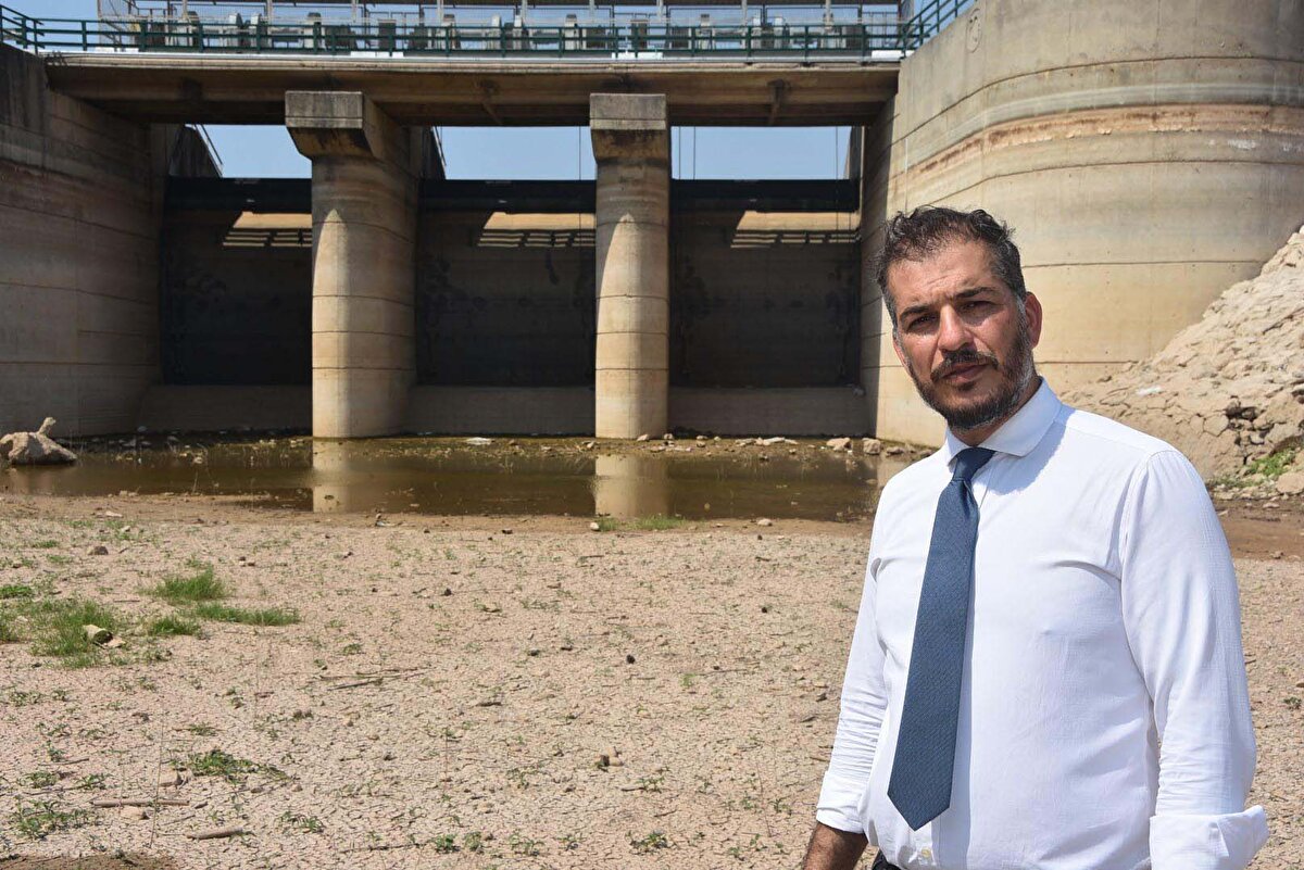 Turistler tatilin ardından memleketlerine dönerken, geçen yıl bu dönemlerde yüzde 84'ler civarında olan ve Bodrum'un içme suyu ihtiyacını karşılayan Geyik Barajı'nda doluluk oranı 16-24 Haziran arasında yüzde 42'den yüzde 37'ye, Mumcular Barajı'nda ise geçen yıl yüzde 66 civarında olan doluluk oranı yüzde 42'den, yüzde 38'e düştü.