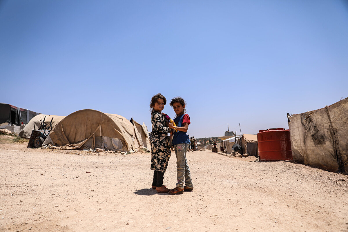 Birleşmiş Milletler Güvenlik Konseyi (BMGK) kararı doğrultusunda iç savaşın sürdüğü ülkeye sadece Hatay'daki Cilvegözü Sınır Kapısı'nın karşısındaki Bab el-Hava Sınır Kapısı'ndan insanî yardımları giriyor.