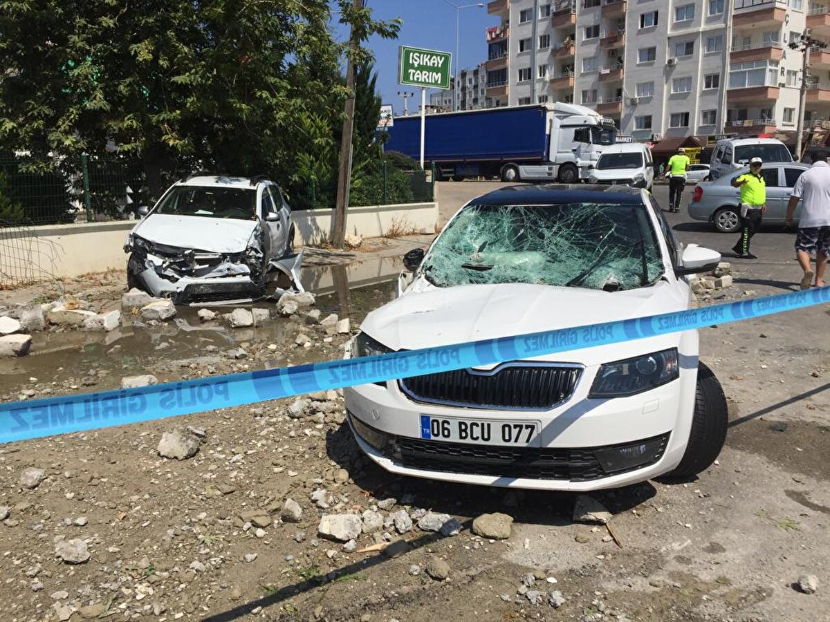 İhbar üzerine bölgeye 112 Acil Sağlık ve polis ekipleri sevk edildi.<br><br>