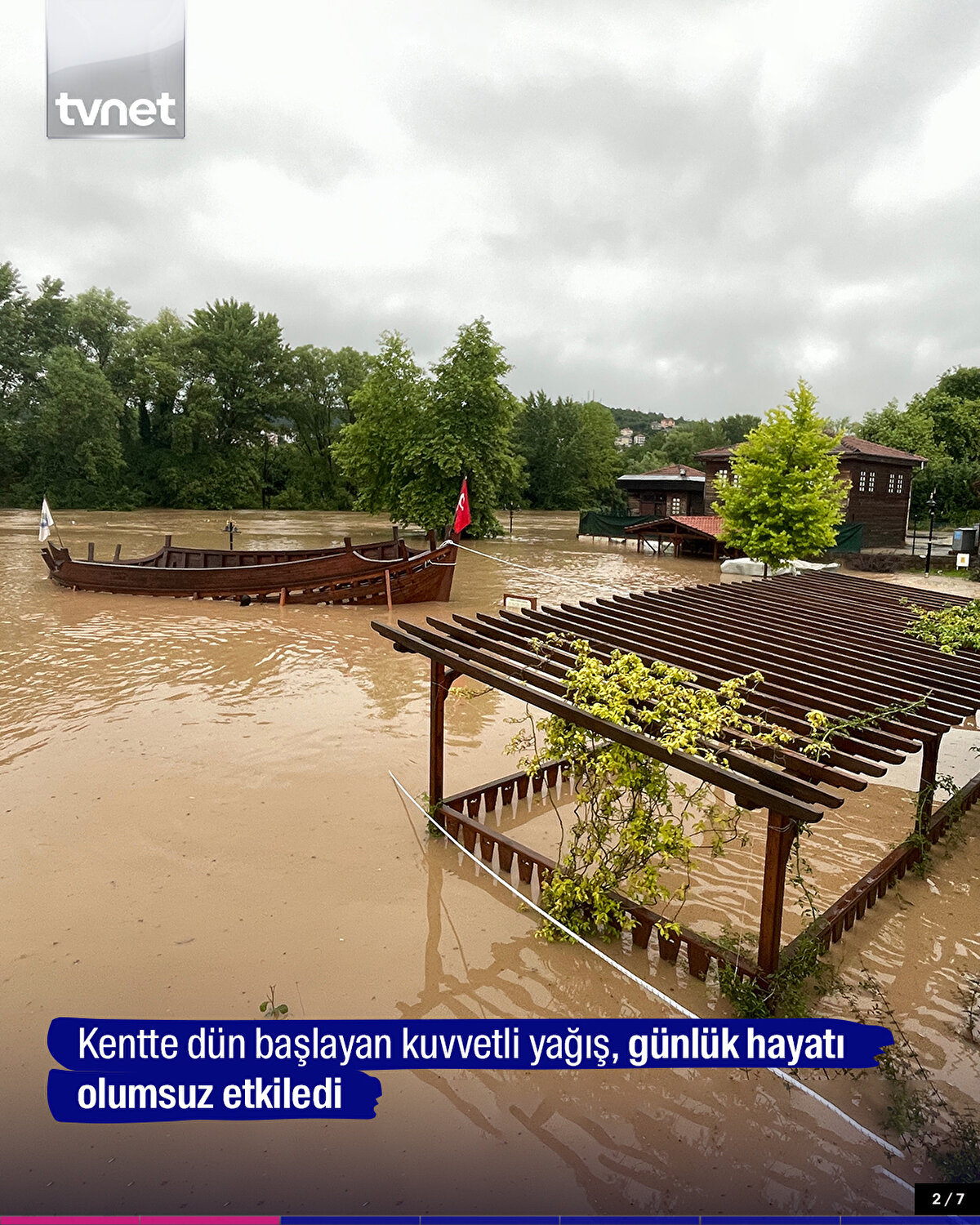 Kentte dün başlayan kuvvetli yağış, günlük hayatı olumsuz etkiledi