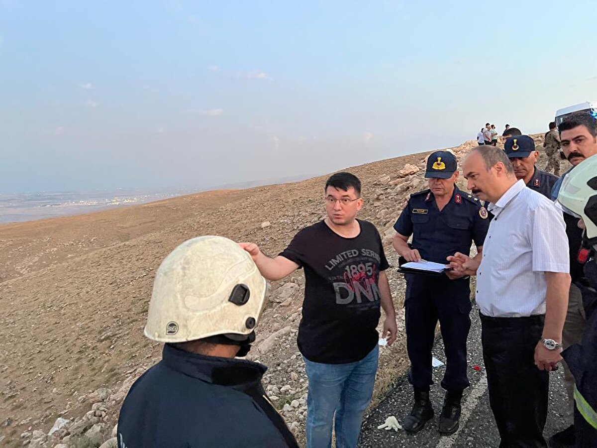 Yangının ardından yapılan kontrolde sürücü A.Ö. ile kamyonda bulunan B.Ö. (18 ), Ş.M. (43) ve M.Y.Ö.'nün (18) öldüğü belirlendi.