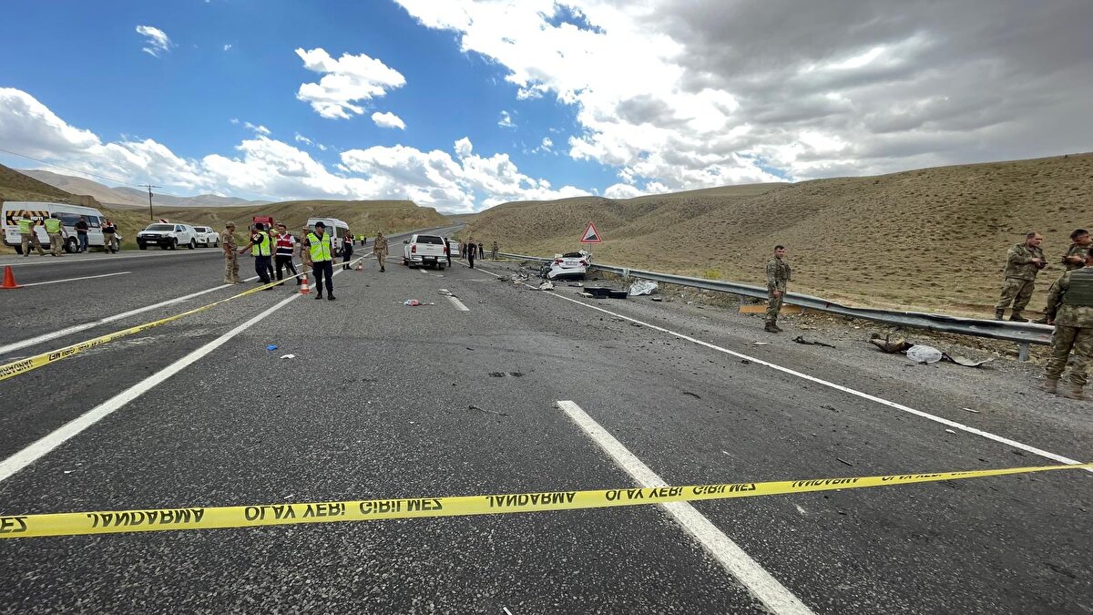 Jandarma ve polis, çevrede güvenlik önlemi aldı.<br><br>