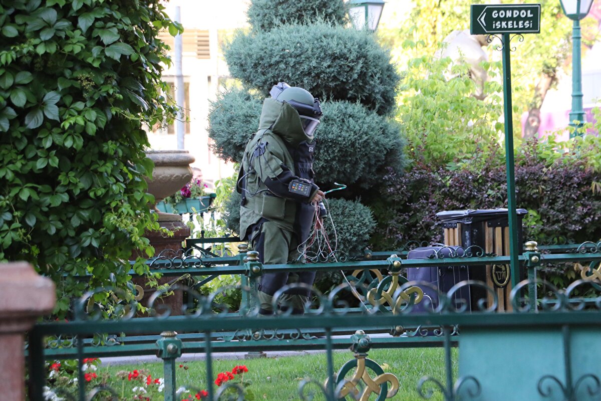 Şüpheli valizden ders ve üniversiteye hazırlık kitapları çıktı.