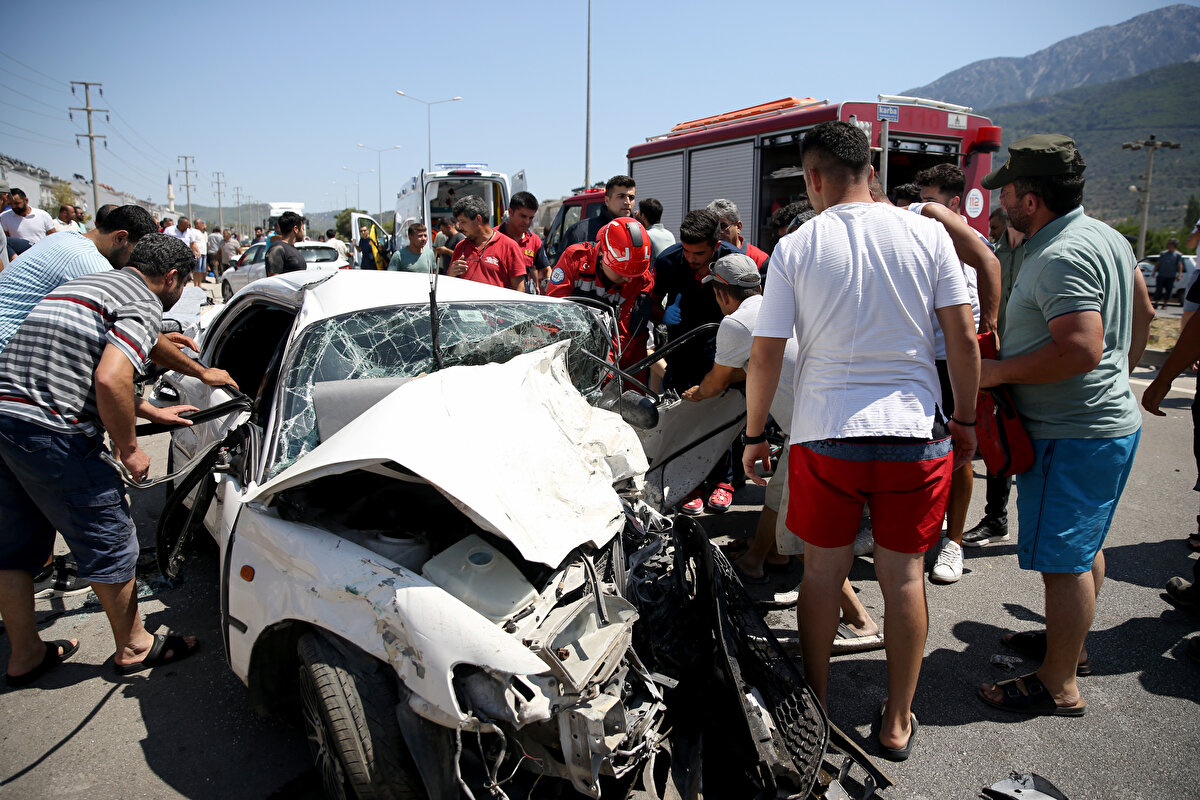 İlçedeki hastanelere kaldırılan yaralılardan Saim Haykır müdahaleye rağmen kurtarılamadı.<br><br>