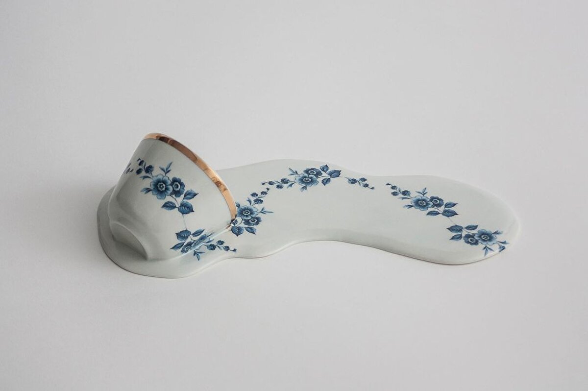 Livia Marin’in eserlerini özel kılan şey onların kırık ama dönüştürülebilir bir yapıya sahip olması.