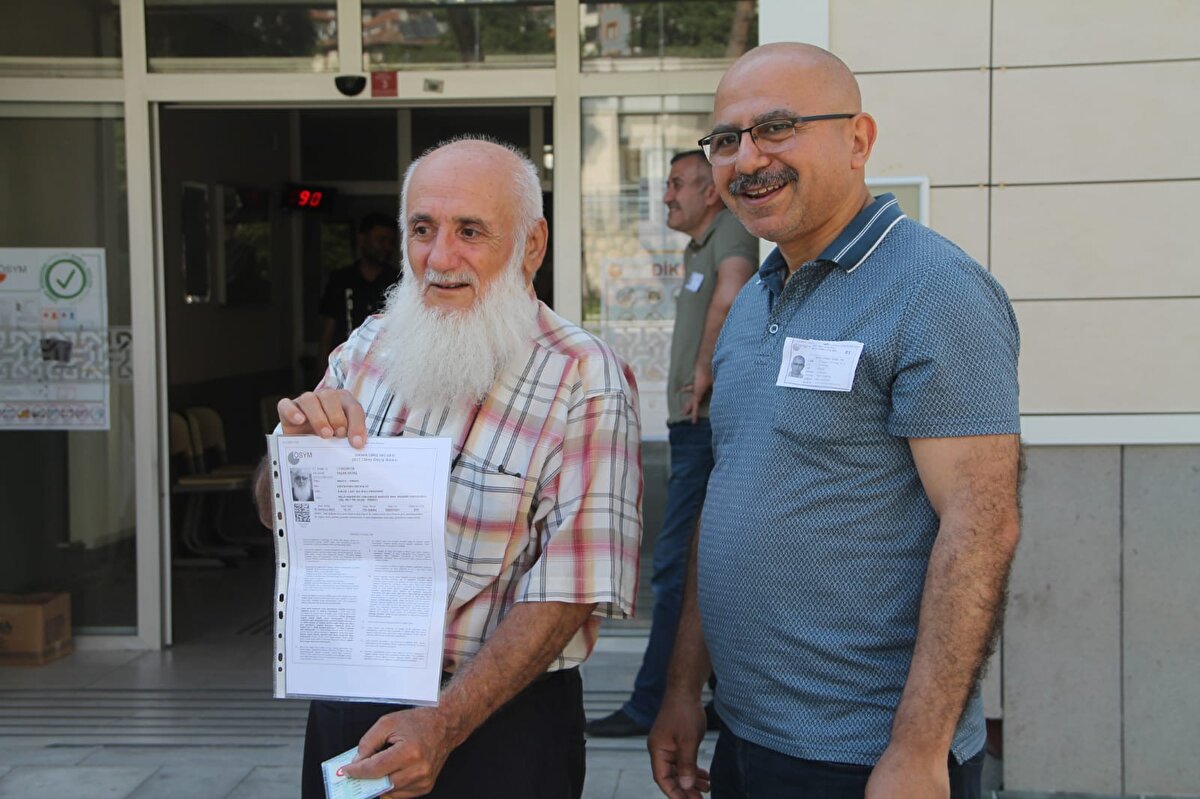 Daha önce de DGS'ye girdiğini, sınavının iyi geçtiğini söyleyen Aktaş, matematikte biraz zorlandığını, sözel alanda ise sıkıntı yaşamadığını dile getirdi.