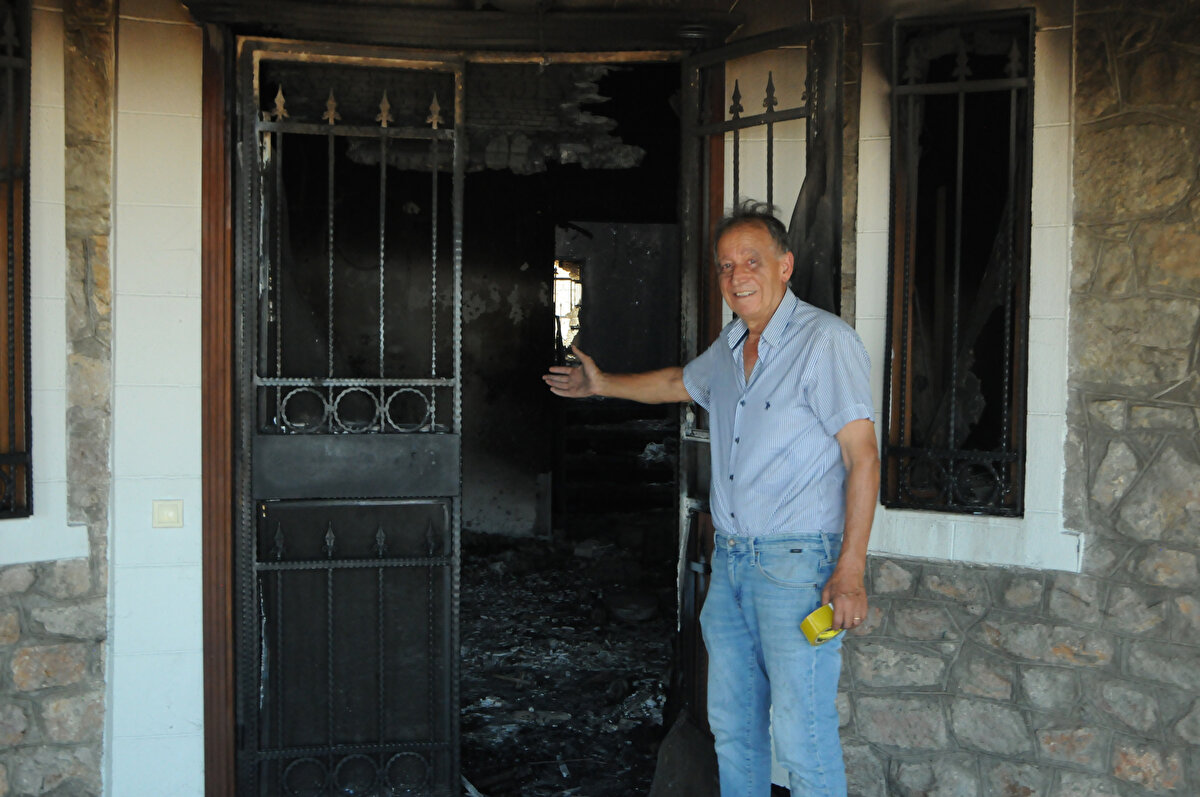 EVLERİ VE ARAÇLARI YANDI<br><br>Hatay'ın Belen ilçesinde dün saat 14.00 sıralarında çıkan yangından en çok etkilenen Müftüler, Soğukoluk ve Benlidere mahallelerinde ilk belirlemelere göre 7 ev yanarken, 4 araç da hasar gördü.