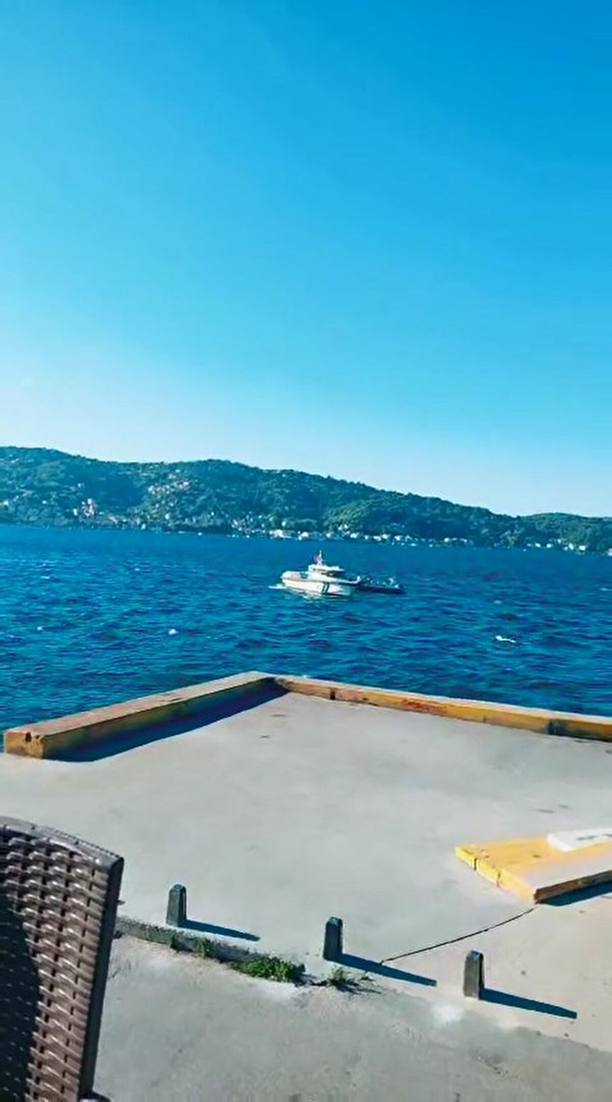 Denizde yapılan arama ve mayının çıkarıldığı anlar cep telefonu kamerası ile kaydedildi.