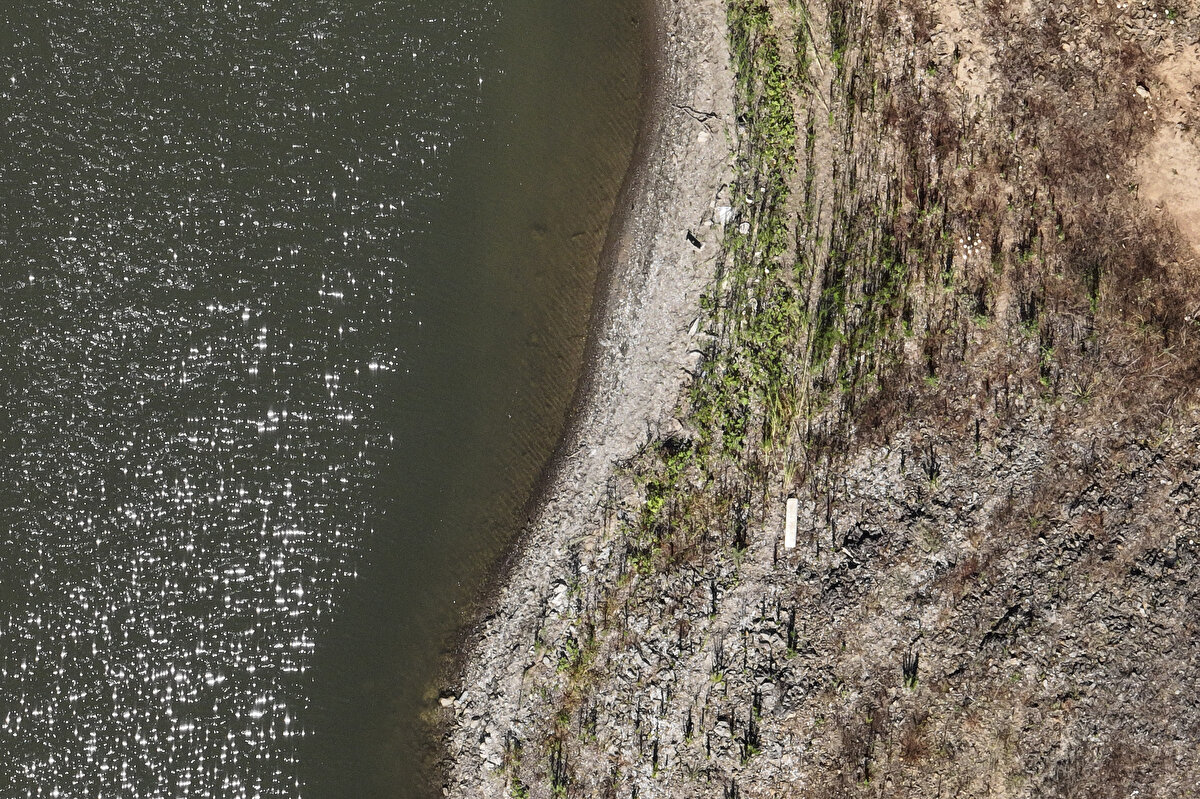 Barajlardaki su oranları, son bir günde 2 milyon 350 bin metreküp ile yüzde 0,27 azaldı. Son bir haftada ise 14 milyon 770 bin metreküp ile yüzde 1,7 düştü.