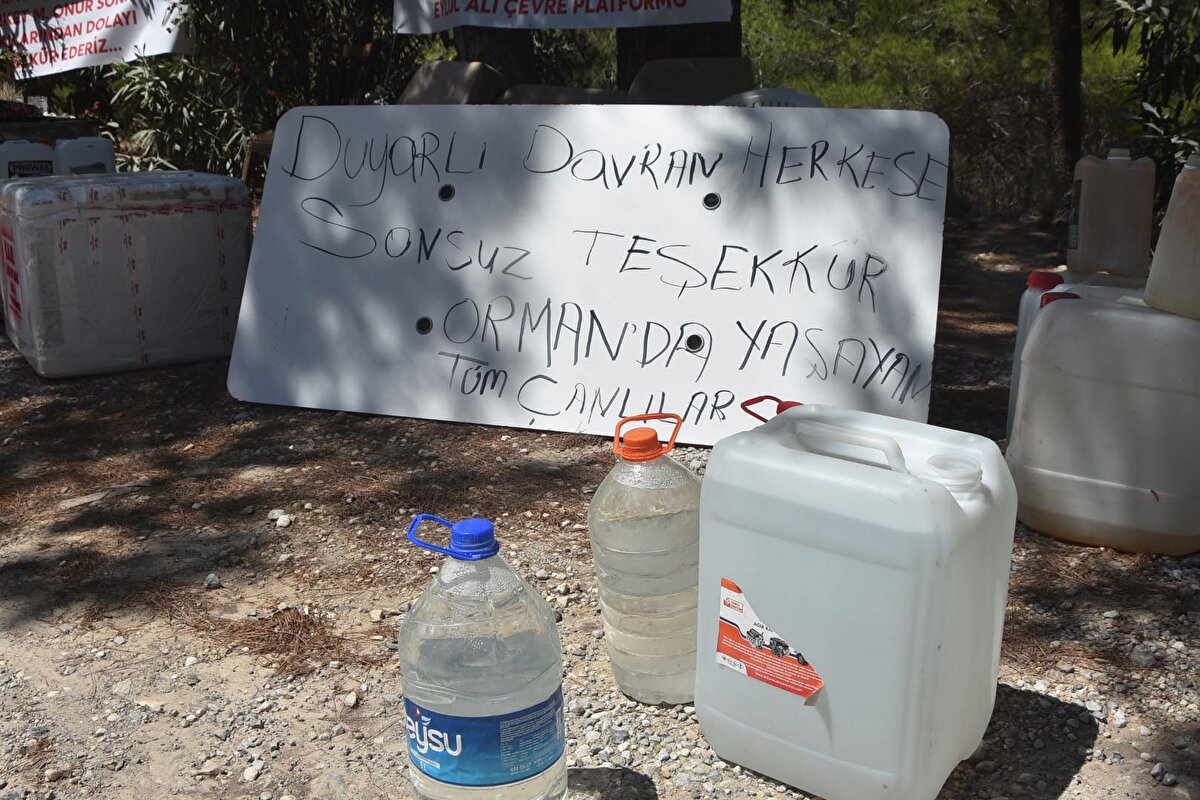 Bodrum- Kızılağaç, Torba Kavşağı- Kızılağaç, Gocasarnıç, Alazeytin ve Gerenkuyu yollarına yerleştirilen bidonların, sonbahar yağmurları yağıp, yangın riski geçtikten sonra toplanacağı bildirildi. 