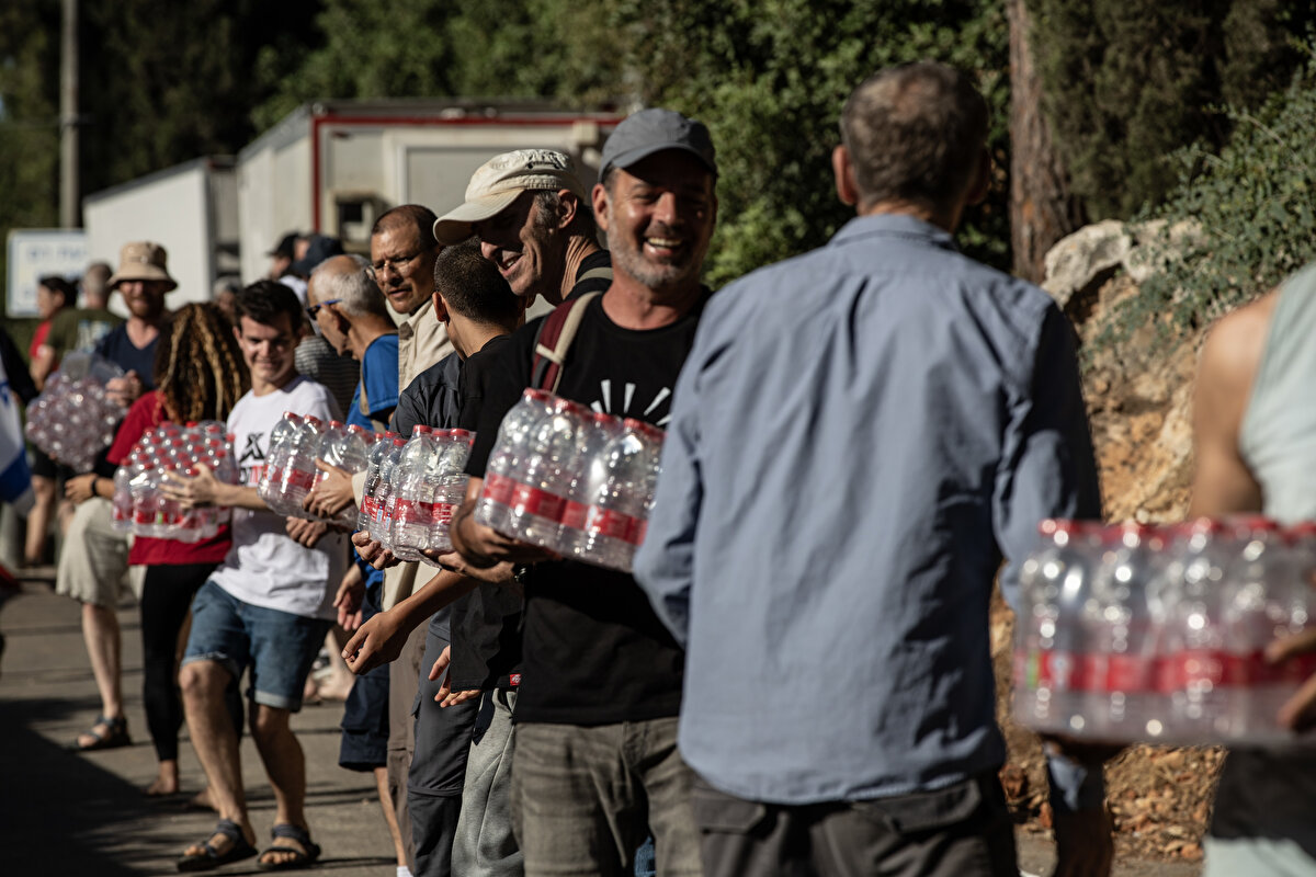 İsrail'de siyaset, ordu, güvenlik, ekonomi ve yargıda üst düzey görev yapmış isimler, hükümetin yargı düzenlemesine karşı olduklarını açıklamıştı.