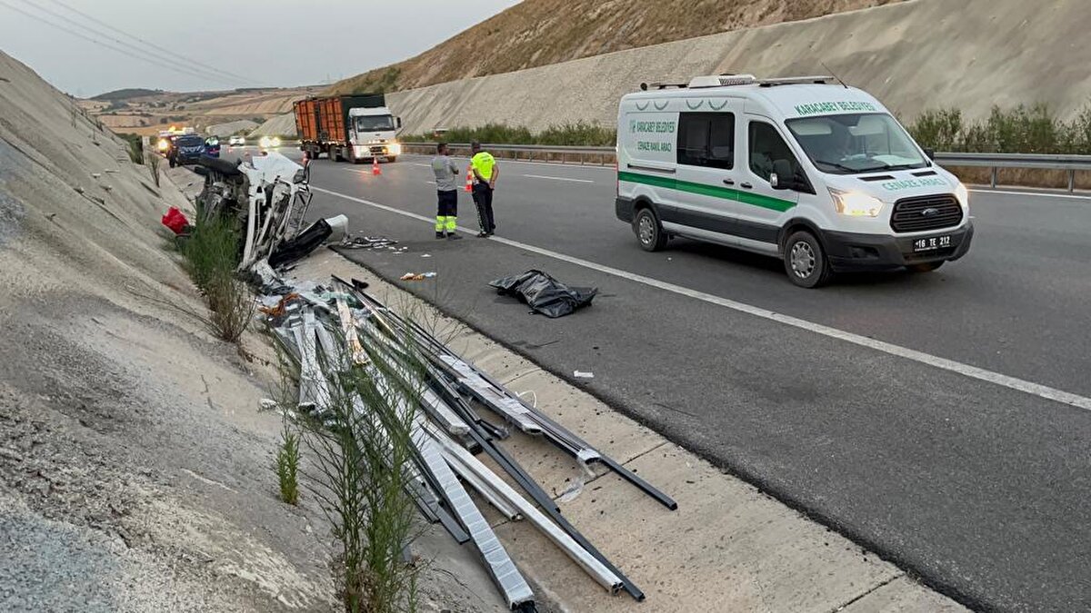 İhbar üzerine olay yerine çok sayıda jandarma ve sağlık ekibi sevk edildi. Sağlık ekiplerince yapılan kontrollerde kamyonette yolcu olarak bulunan Telli Çakır'ın hayatını kaybettiği belirlendi. Yaralı Cemal Çakır ise olay yerinde yapılan ilk müdahalenin ardından Karacabey Devlet Hastanesi'ne kaldırıldı.