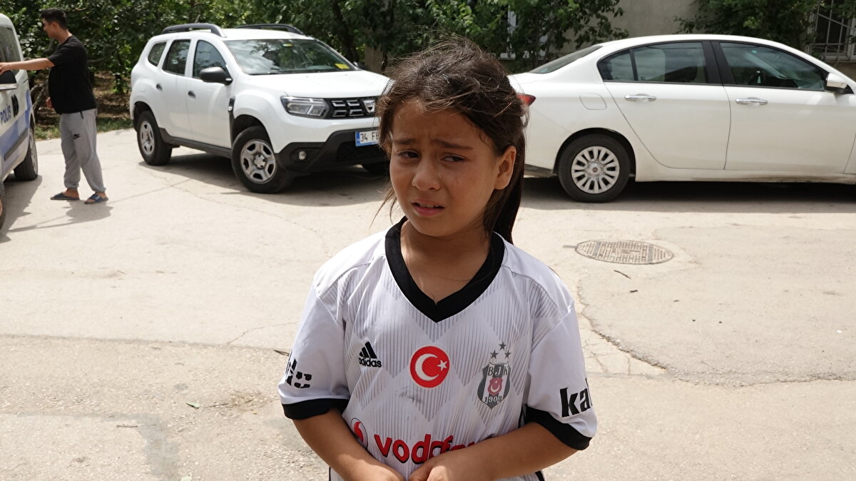 Yeri belirlenen maymun yakalanarak, Karacabey Ovakorusu Celal Acar Yaban Hayvanları Kurtarma ve Rehabilitasyon Merkezi'ne götürüldü.<br>