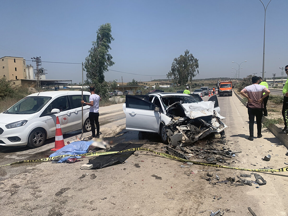 Kaza, saat 11.30 sıralarında Sarıçam ilçesi Kozan Caddesi'nde meydana geldi.