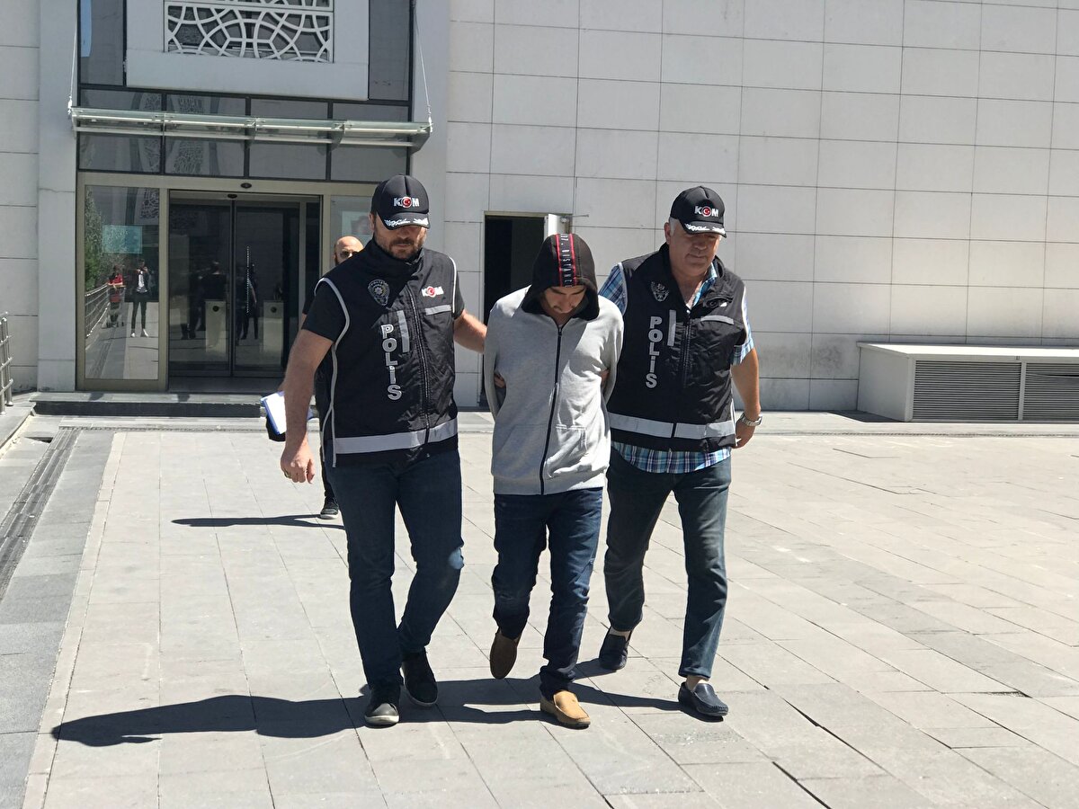 Şüpheli, dün başka bir ATM'ye sahte para yatırmaya giderken suçüstü yakalanarak gözaltına alındı.