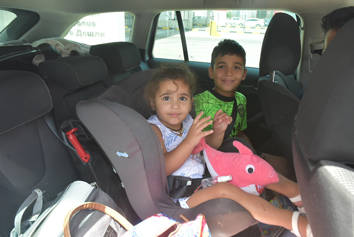 Kapıkule Sınır Kapısı'ndan 22 Haziran'dan bu yana 194 bin 497 araçla, 805 bin 97 gurbetçinin geldiği bilgisi paylaşıldı. Ülkeye gelen gurbetçiler, 4-6 hafta arası kalıyor.<br><br>