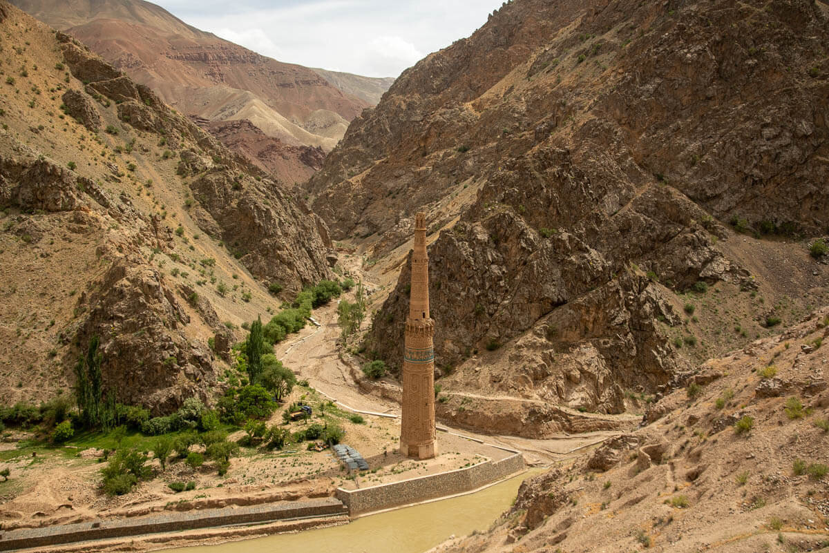 Câm Minaresi, zamanın olağanüstü sanatsal yaratıcılığını ve yapı mühendisliğindeki ustalığını temsil eden iyi korunmuş birkaç anıttan biridir. 