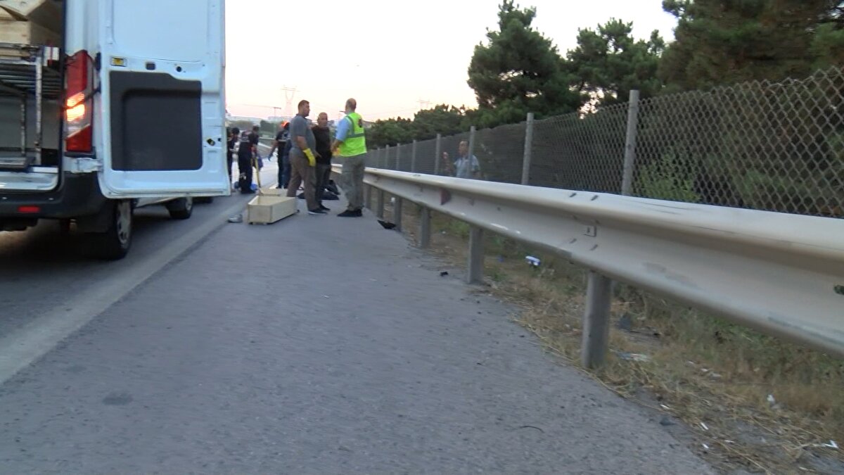 Olay yeri inceleme ekipleri, kaza yerinde yaptıkları incelemede motosiklet sürücüsü ve yolcunun kasklarının olmadığını belirledi. Kazada hayatını kaybedenler otopsi işlemleri yapılmak üzere Adli Tıp Kurumu morguna kaldırıldı.Kazayla ilgili inceleme başlatıldı.
