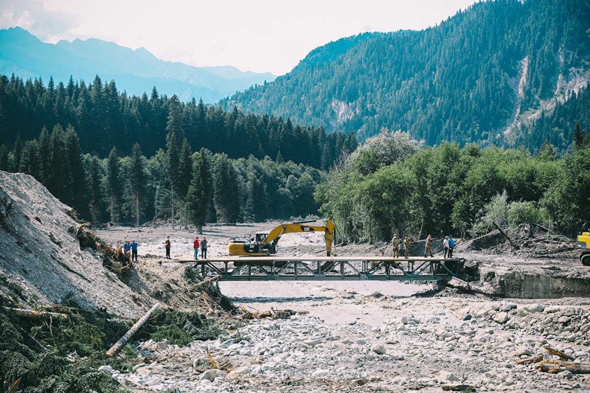Gürcistan medyası, 18 kişinin hala kayıp olduğunu bildirdi.