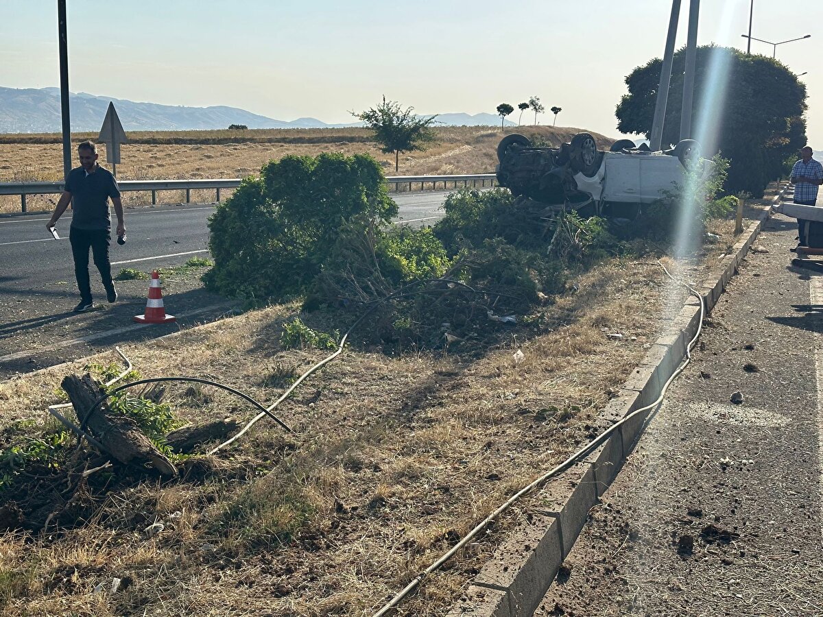 Yaralılar, sağlık ekiplerince hastaneye kaldırıldı. 