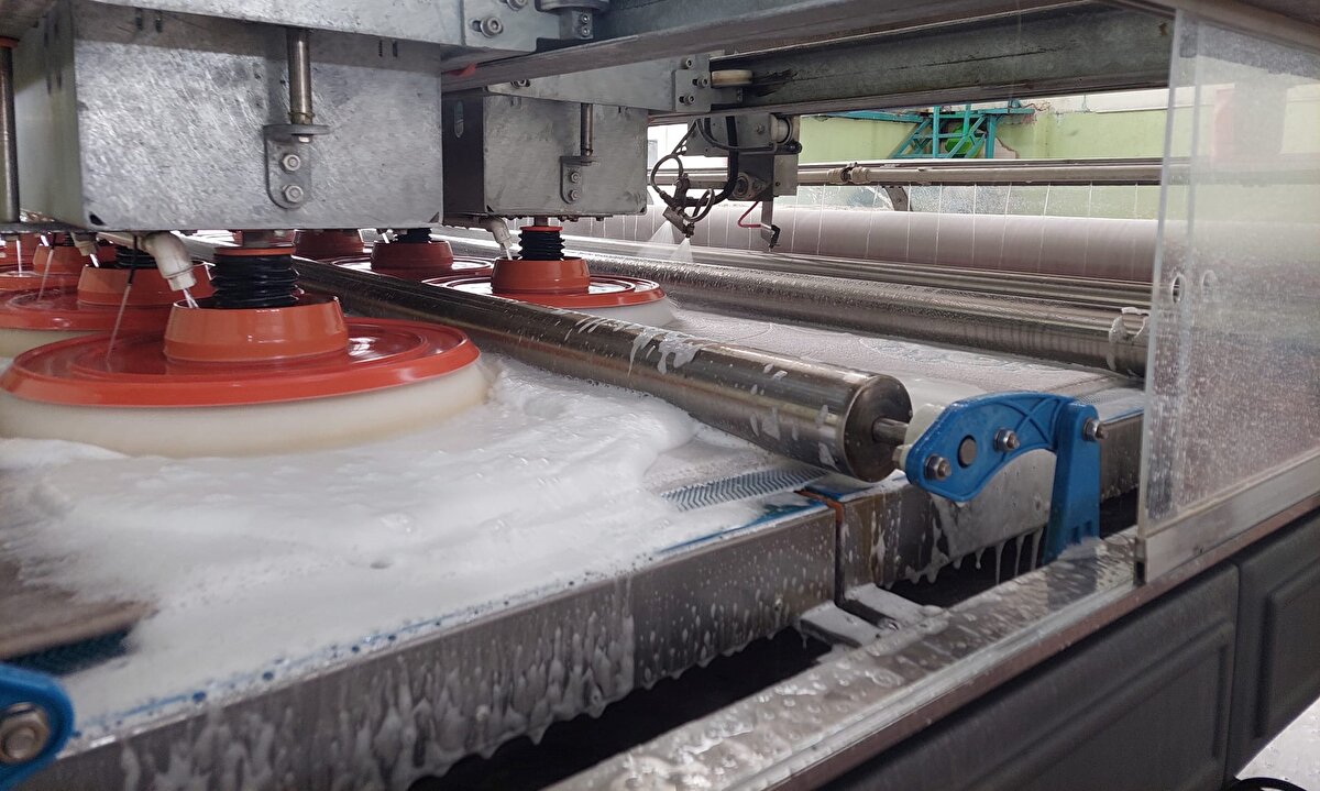 Büyükşehir Belediyesi ile ilçe belediyelerin zabıta ekipleri de tespitler neticesinde kurallara uymayanlar hakkında 5326 sayılı Kabahatler Kanunu'nun 32'nci maddesi uyarınca 1295 TL idari para cezası uygulanacak.<br>