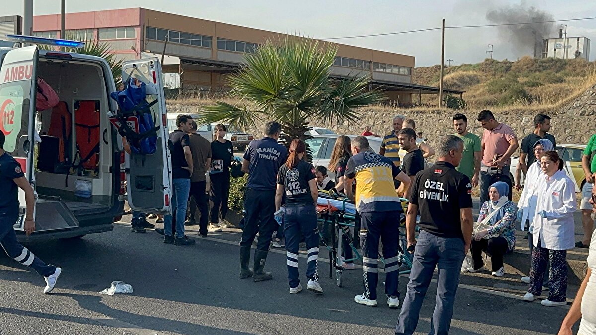 Yaralılar, ambulanslarla ilçedeki hastanelere kaldırıldı. Tedaviye alınan yaralıların sağlık durumlarının iyi olduğu bildirildi.<br>