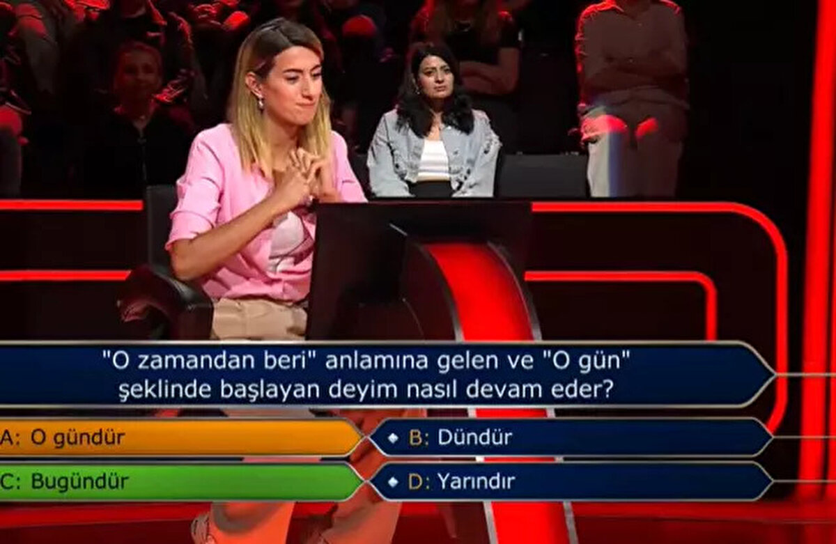 SEYİRCİ JOKER HAKKINI KULLANDI<br>Yarışmacı doğru cevabı bilemeyince seyirci joker hakkını kullandı. Seyirciler, yüzde 43 oranında 'A- O gündür' şıkkını tercih etti. Yarışmacı da 'A' seçeneğini seçti.<br><br>Ancak doğru cevap 'C- Bugündür' seçeneği olunca yarışmacı yarışmadan elendi. Yarışmacı, sadece 2 bin TL kazanabildi.<br><br>