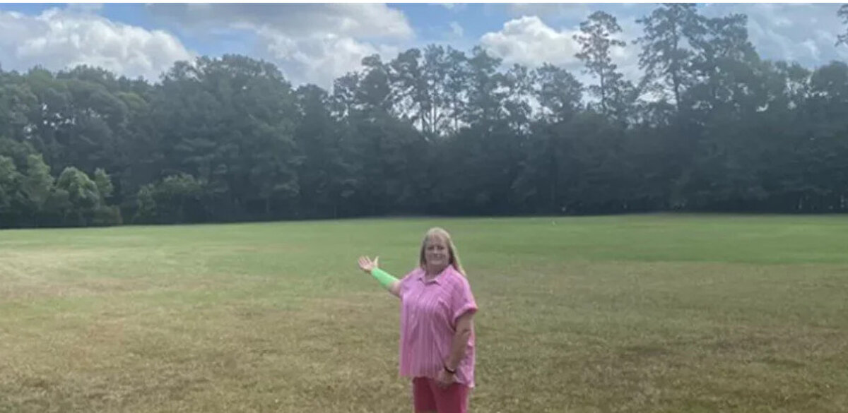 Yılanın şahinin veya başka bir kuşun gagasından düştüğü tahmin ediliyor.<br><br>