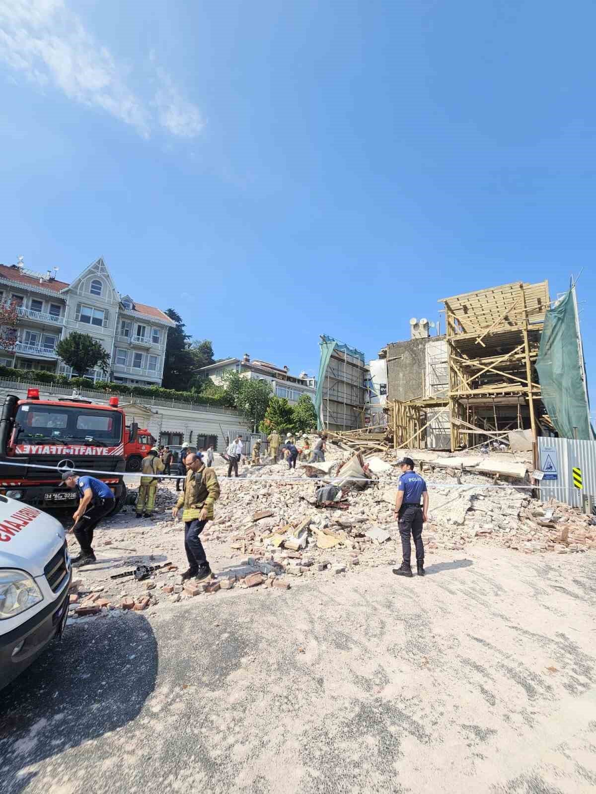 Olayda restorasyon çalışmalarında yer alan 22 yaşındaki stajyer duvarın altında kaldı.<br><br>