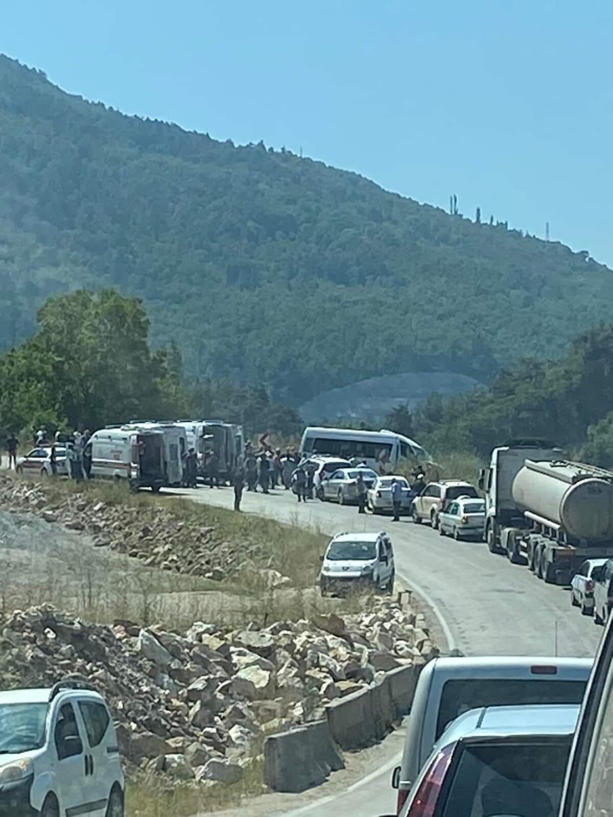 Kaza, saat 11.30 sıralarında merkez Osmangazi ilçesi Bursa-Orhaneli kara yolu 10'uncu kilometresindeki Doğancı Mahallesi yakınlarında meydana geldi.