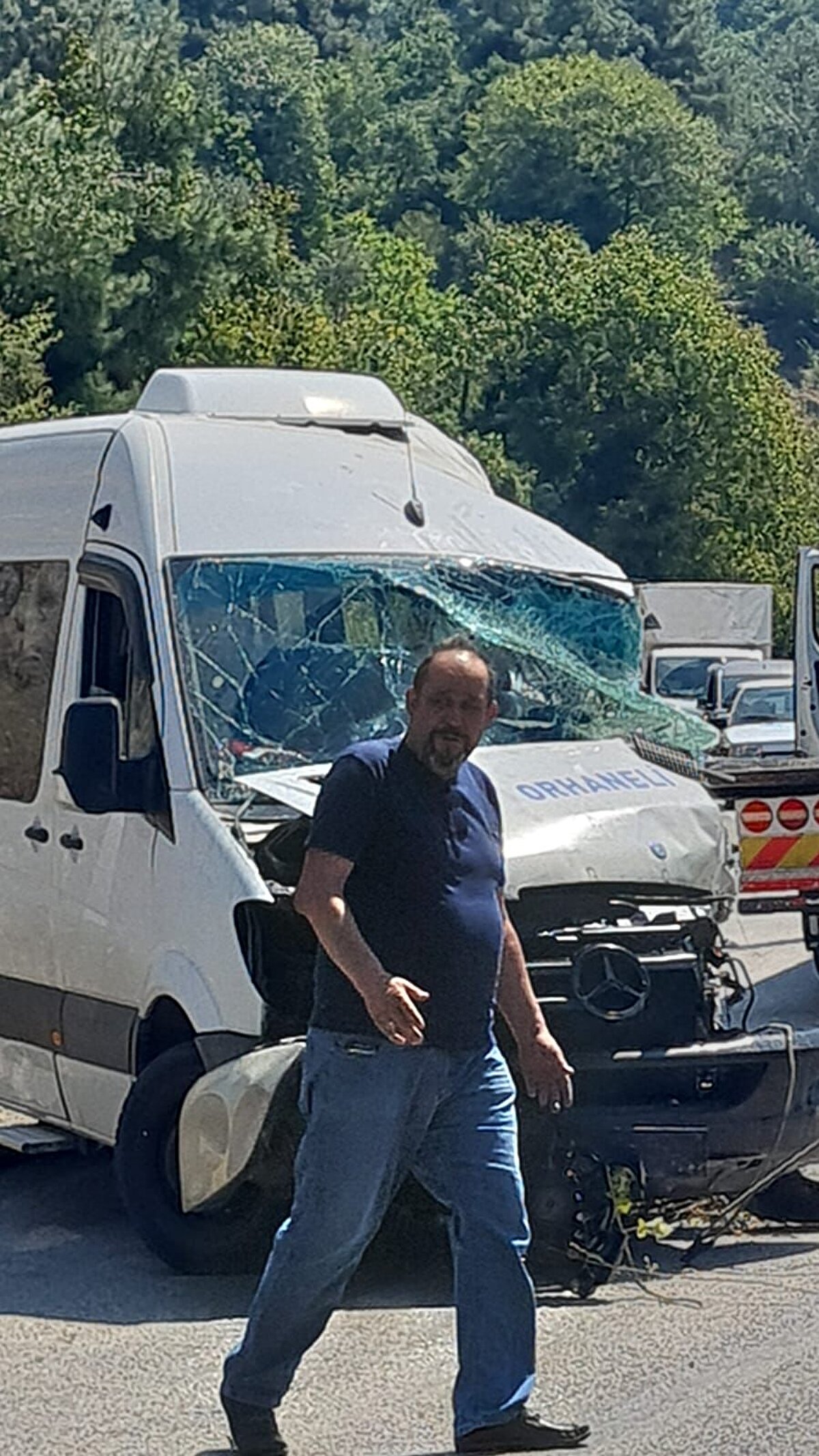 Bu sırada minibüs, Orhaneli'den Bursa istikametine seyir halinde olan H.B. (40) yönetimindeki 16 ACZ 691 plakalı kamyon ile kafa kafaya çarpıştı.