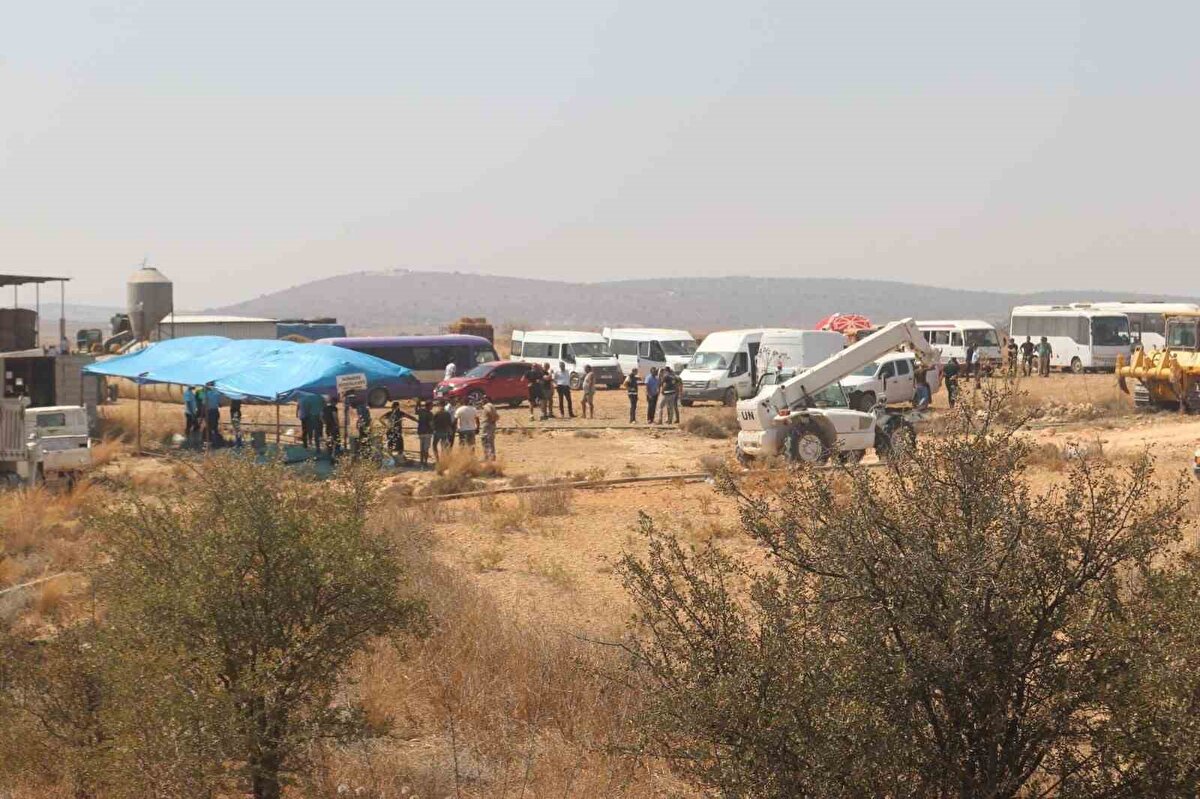 KKTC güvenlik güçlerinin BM askerlerini KKTC topraklarından Yeşil Hat'ta geri itmesi sonucu yaşanan gerginlik son bulurken, KKTC'li yetkililer Barış Gücü askerlerinin bölgeden ayrıldığını ve yol yapım çalışmalarının kaldığı yerden yeniden başladığını duyurdu.<br><br>