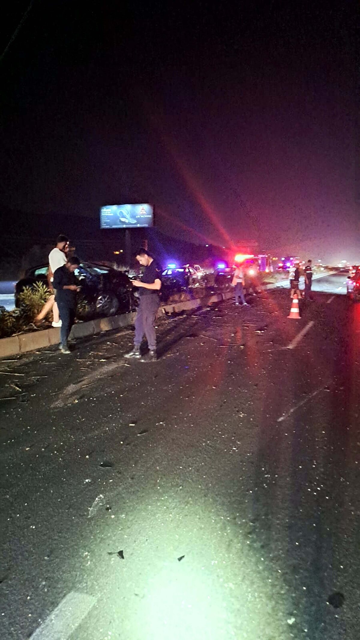 Tedaviye alınan yaralıların sağlık durumlarının iyi olduğu belirtildi.<br>Sermin Gülen ile İsmail Behemoğlu'nun cenazeleri de incelemenin ardından Muğla Adli Tıp Kurumu'nun morguna kaldırıldı.<br>Kaza nedeniyle bir süre trafiğin tek şeritten sağlandığı kara yolunda uzun araç kuyrukları oluştu. Araçların kaldırılmasının ardından ulaşım yeniden normale döndü.