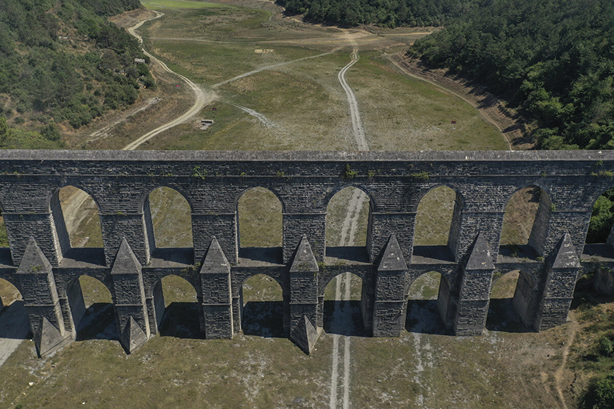 Kente su sağlayan baraj ve göletler, 868 milyon 683 bin metreküp biriktirme hacmine sahipken su miktarı bugün itibarıyla 274,24 milyon metreküp seviyesinde kaydedildi.<br><br>