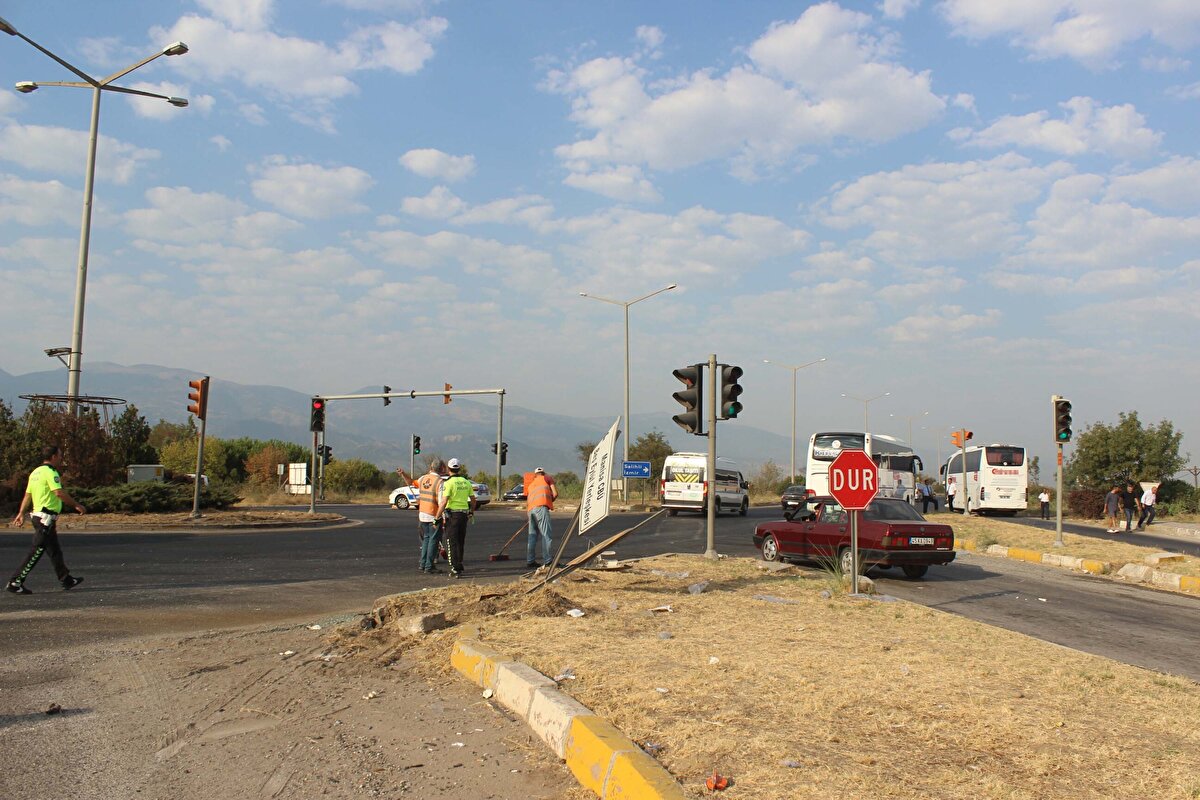 Kazada, sürücü Güzel, K.Ç., A.Ç., Ö.Ç., E.Ç., E.E., B.T., R.T., N.T., H.A. ve Ö.K. yaralandı. 