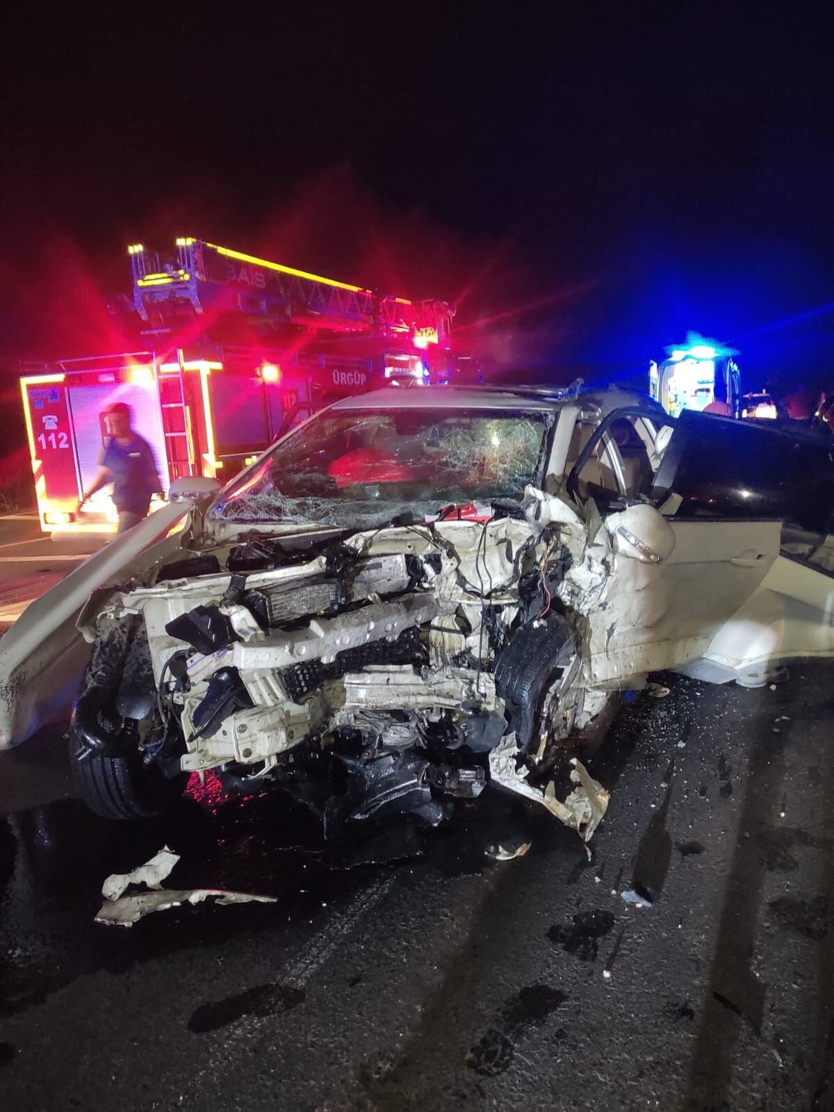 Yaralılar Meryem D. ile ismi henüz belirlenemeyen kişi ise ambulansla Nevşehir Devlet Hastanesi'ne kaldırılarak tedaviye alındı.<br><br>