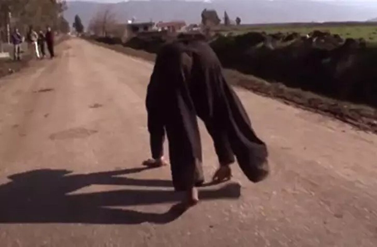 İngiliz bilim insanı Humprey, dört ayak üzerinde yürüyen ailenin sırrı noktasına en güçlü teoriyi ortaya çıkardı.<br><br>