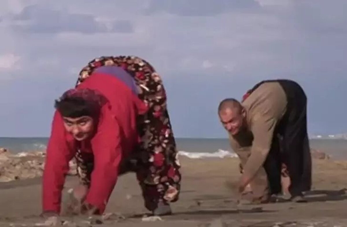 Psikolog Nicholas Humphrey aileyi daha yakından takip etmeye ve sırlarını çözmeye kararlıydı. Humphrey'in ilk tespiti 18 çocuktan 12'sinin sağlıklı olduğu ve 6'sının dört ayak üzerinde yürüdüğü yönünde oldu.<br><br>