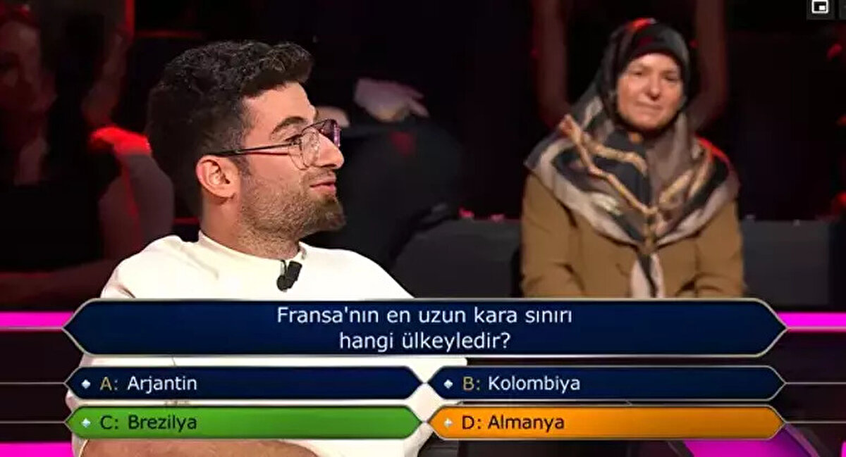 Recep Murat Yalçınkaya, uzunca düşündükten sonra soruya 'D- Almanya' cevabını verdi. Ancak doğru cevap 'C- Brezilya' idi.<br><br>Yarışmacı, eğer bu soruya doğru cevap verseydi 1 milyon TL'lik büyük ödül sorusunu görmeyi başarmış olacaktı.<br><br>