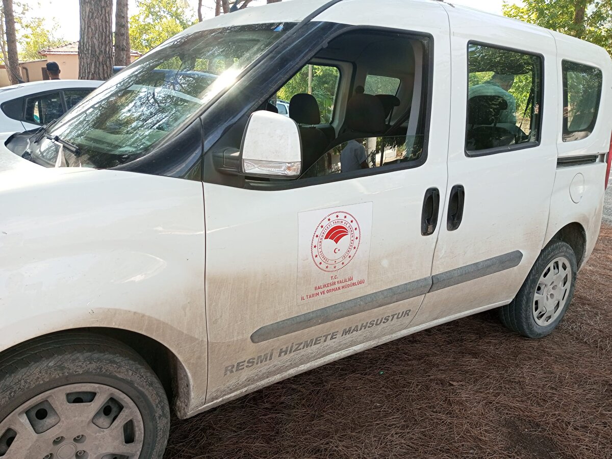 20 ŞÜPHELİNİN İFADESİ ALINDI<br>Teknik ve fiziki takibin yanı sıra yapılan ihbarları da değerlendiren ekipler, MİT'in de katıldığı arama çalışmaları kapsamında; şu ana kadar 20 şüphelinin ifadesine başvurdu. Berzeg'in kaybolduğu gün, bölgeden geçen 40 aracın sürücüleri de sorgulandı. Berzeg'in takibe alınan banka hesaplarında da kaybolduğu günden, bu yana herhangi bir hareketlilik belirlenmedi.