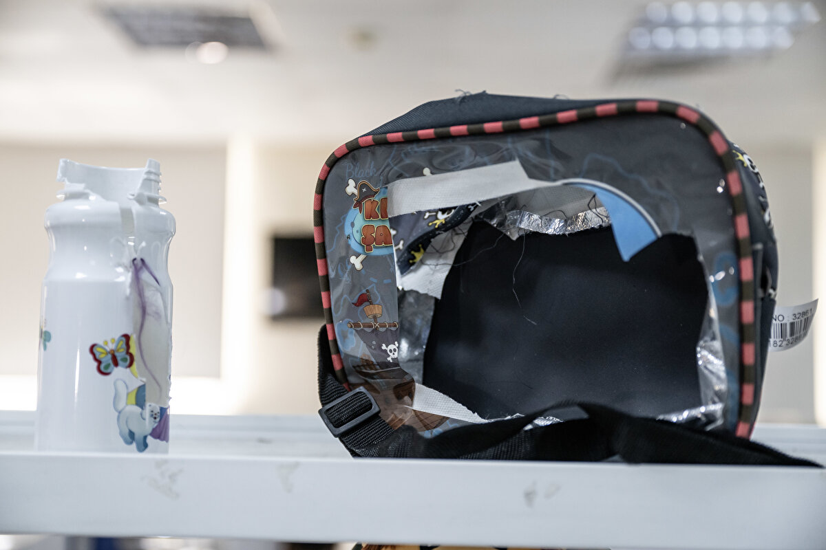 İncelemelere ilişkin AA muhabirine bilgi veren Ekoteks Laboratuvarı Yönetim Kurulu Başkanı Nilgün Özdemir, Bakanlığın ve Bakanlığa bağlı Tüketicinin Korunması ve Piyasa Gözetimi Genel Müdürlüğü'nün tüketicinin korunması adına çok titiz çalıştığını ifade ederek, okulların açılmasına çok az bir süre kala Türkiye'nin dört bir yanından alınan numunelerin, Bakanlığın tek yetkili laboratuvarı olarak kendilerine iletildiğini anlattı.<br>