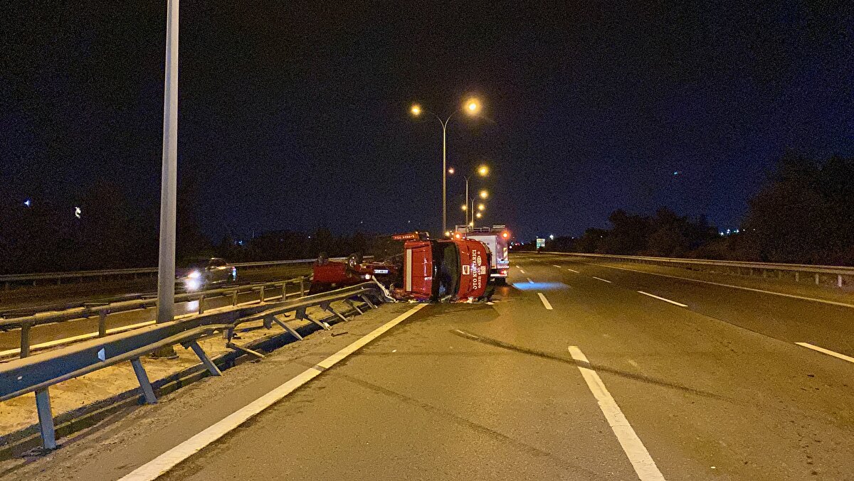 Haber verilmesi üzerine olay yerine polis, itfaiye ve sağlık ekipleri sevk edildi.<br>